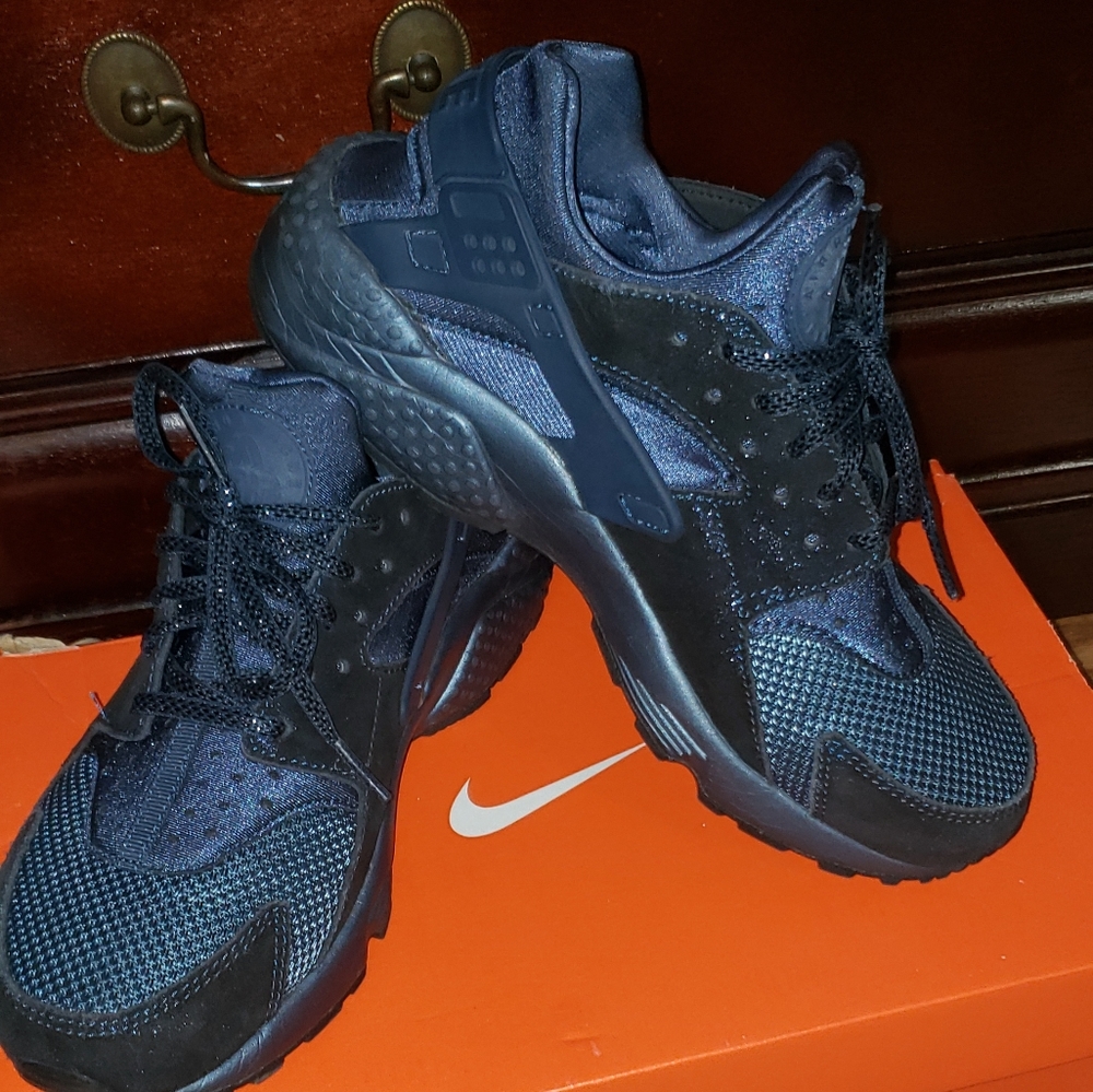 Harruche navy blue sneaker